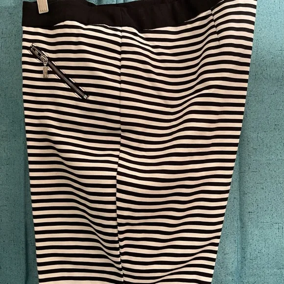 Chico’s Black Label Ankle Pants Black/White - Picture 2 of 11